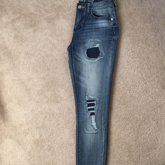 Distressed skinny jeans - Picture 2 of 2